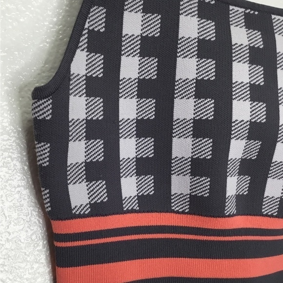 Babaton Checkered Low Support Sports Bra - Picture 4 of 5